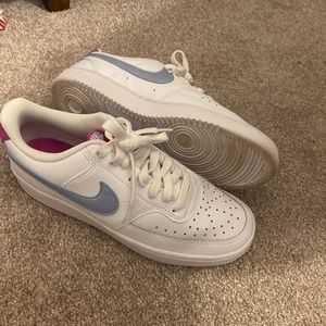 Nike court royale